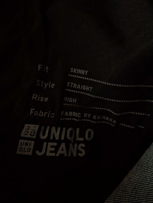 Granatowe spodnie jeansowe jeansy Uniqlo ok. 34 - 36