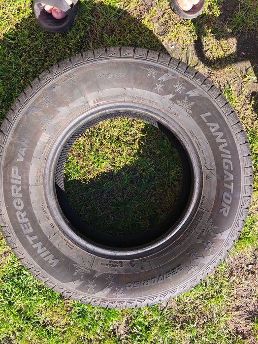 Sprzedam opony 225/70R15 112R WINTERGRIP VAN