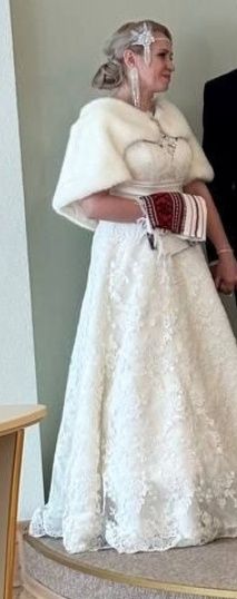 Свадебное платье с шубкой