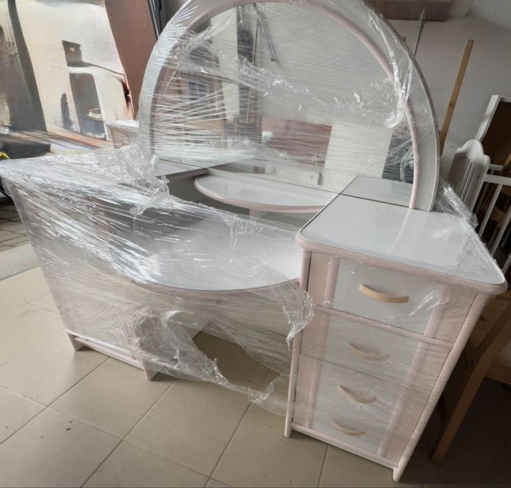 Toaletka z lustrem biało różowa Stan Idealny nie ikea Dowóz