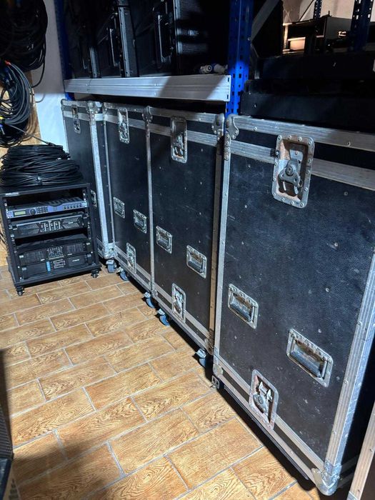 PA line array Seeburg Galeu 16 caixas