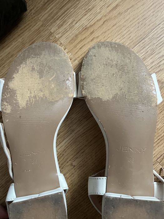 Босоніжки білі ніжні