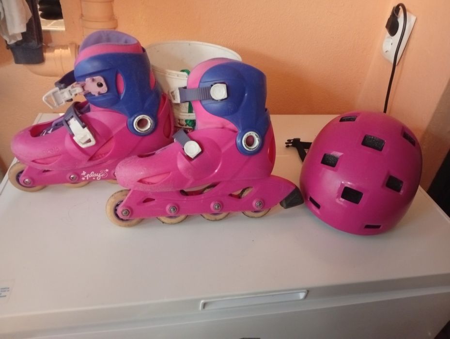 Patins em linha com capacete