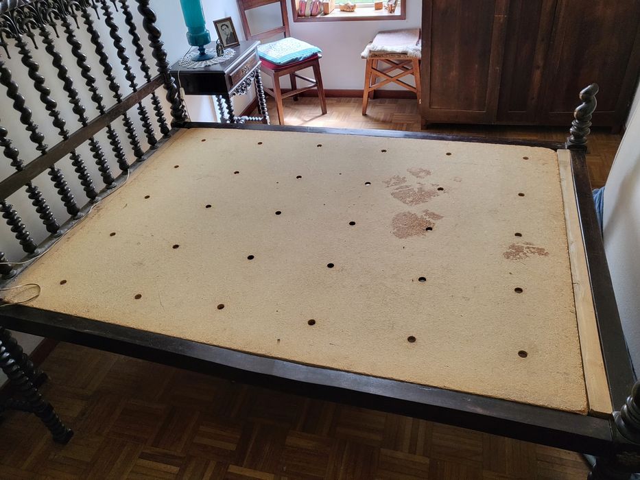 Conjunto quarto, cama, cómoda, mesas de cabeceira