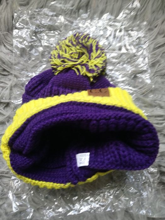 Czapka zimowa z pomponem żółto fioletowa
