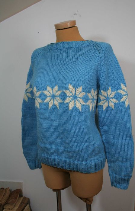 Wełniany Skandynawski niebiesko-biały sweter S/M