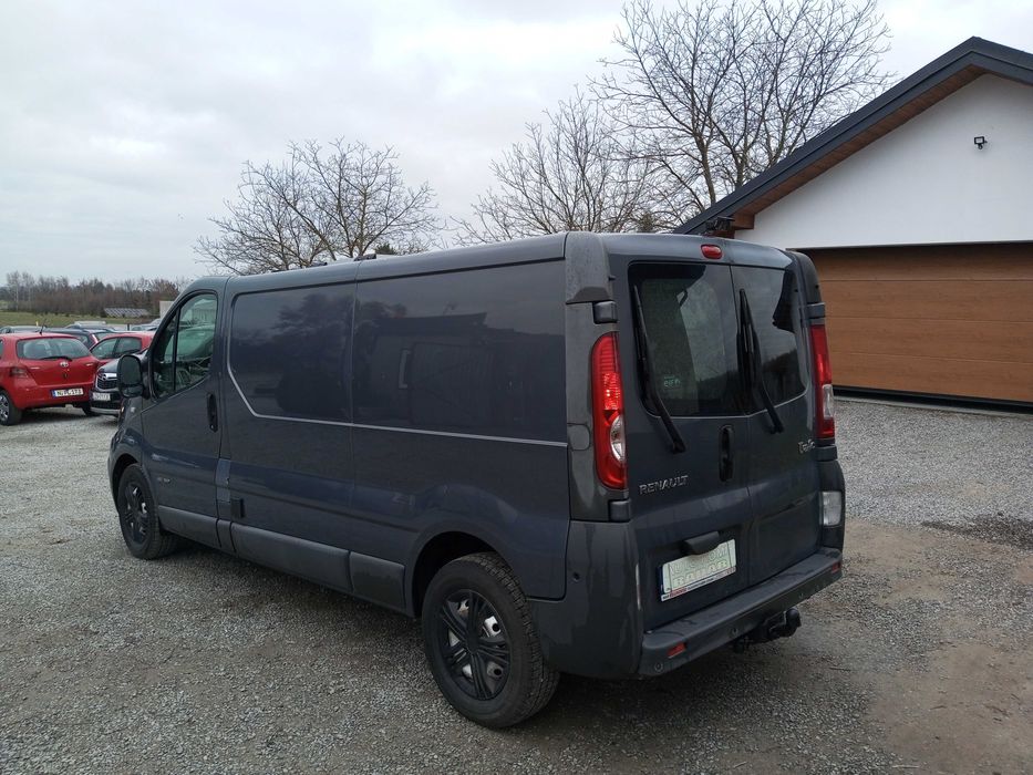 Renault Trafic 2.5 DCI 145 KM