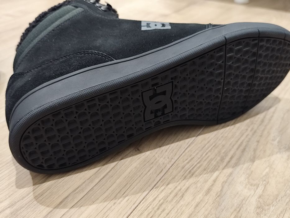 DC Shoes Crisis 2 Hi WNT Męskie Zimowe Trzewiki Zamszowe Czarne 44,5