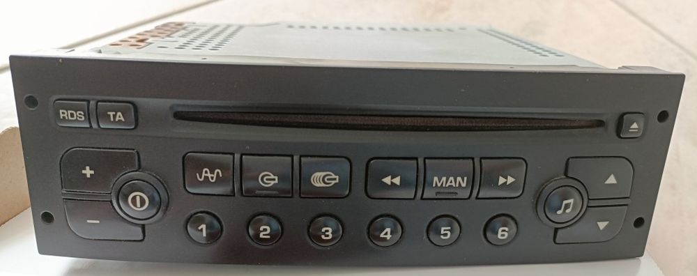 Radio original de peugeot 206 HDI de 2001
