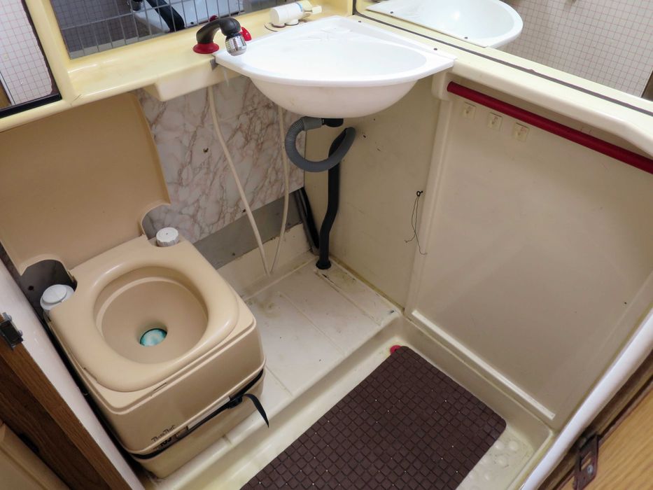 Autocaravana Mitsubishi L 300 Dethleffs 6 lugares férias e aventura