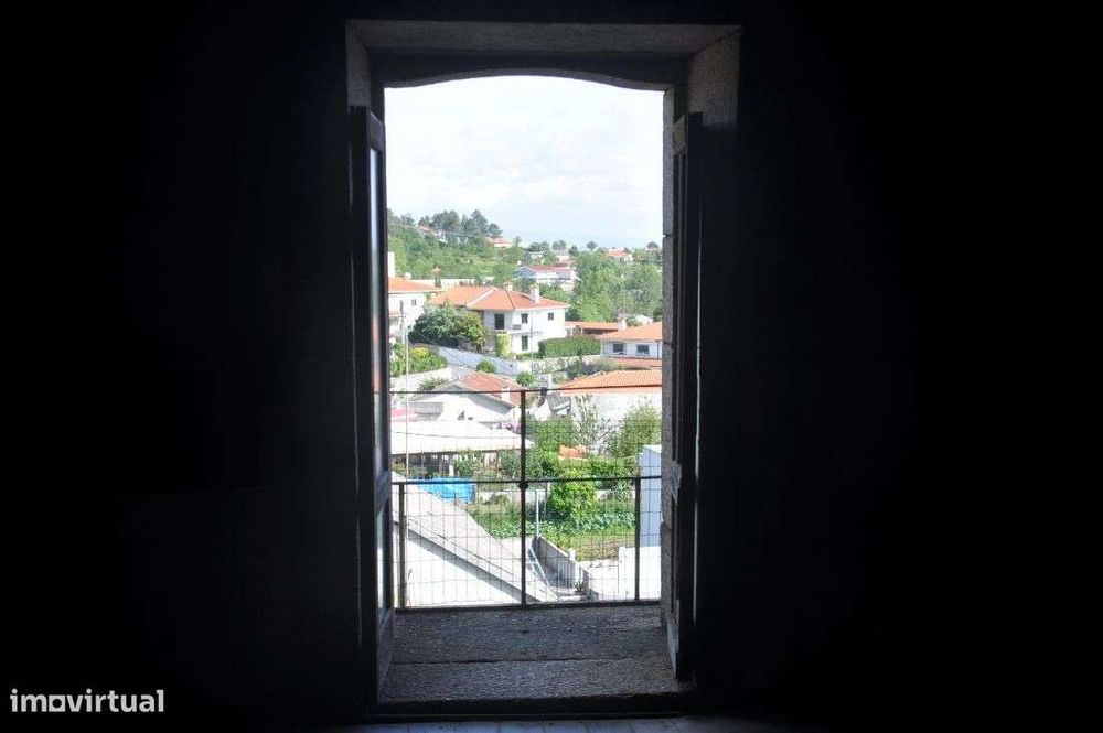 Casa para Restauro em Abação