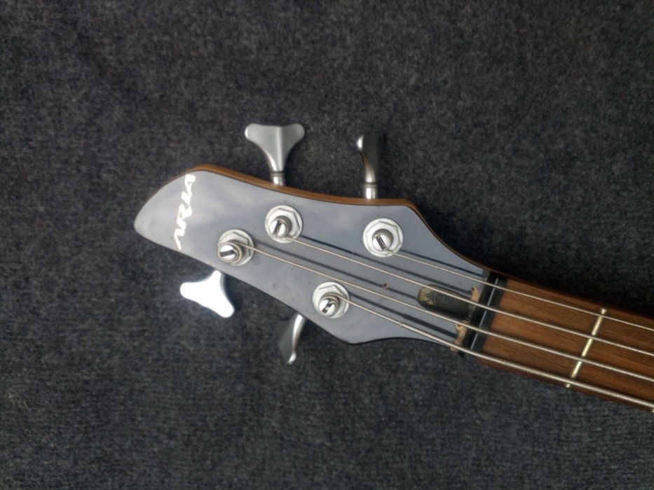 Gitara basowa Aria 4 struny