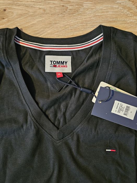 Koszulka męska Tommy Hilfiger w serek