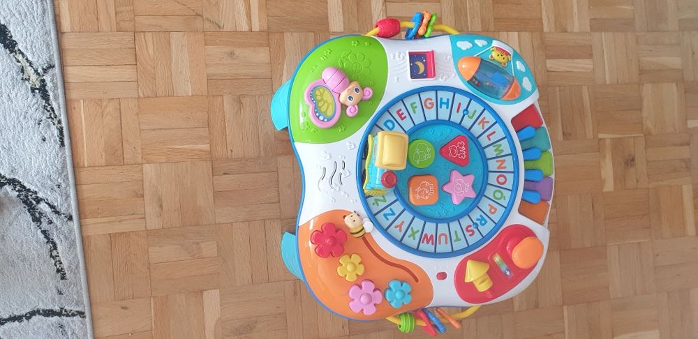 Sprzedam stolik edukacyjny dla dzieci.