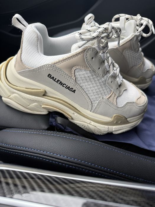Balenciaga triple s cream