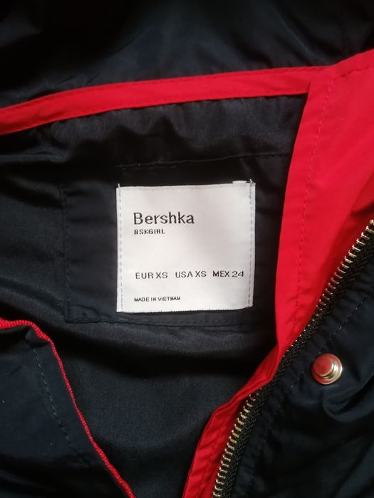 Casacos quentes marca stradivarius e breshka e