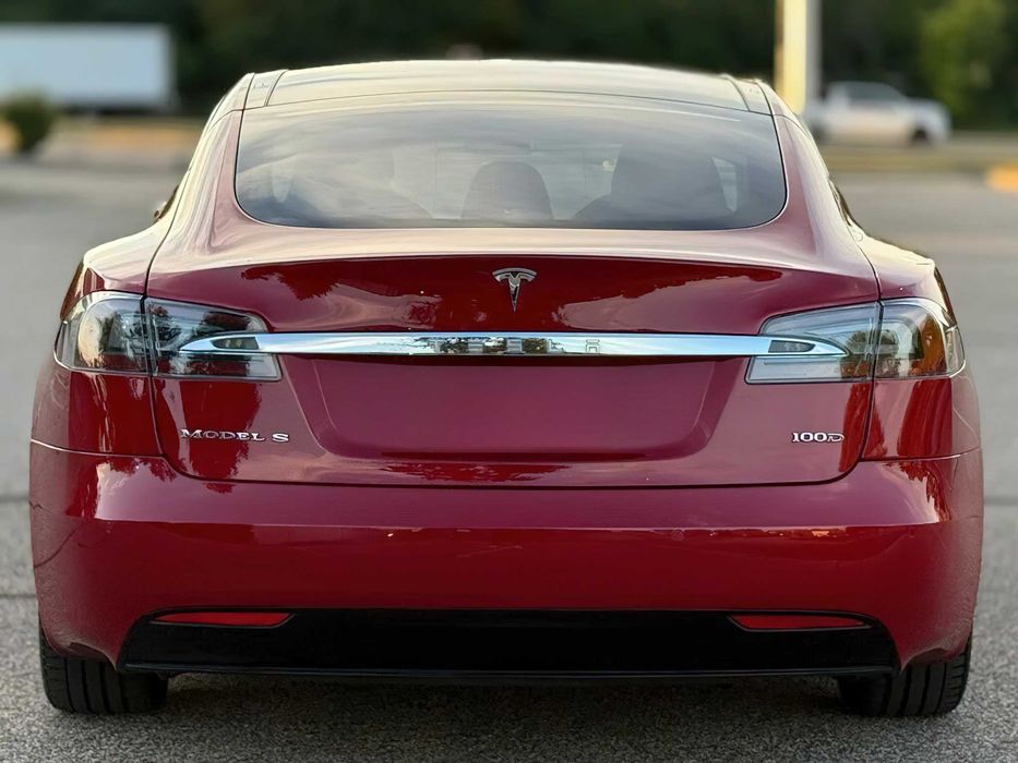 Tesla Model S 100D      2017