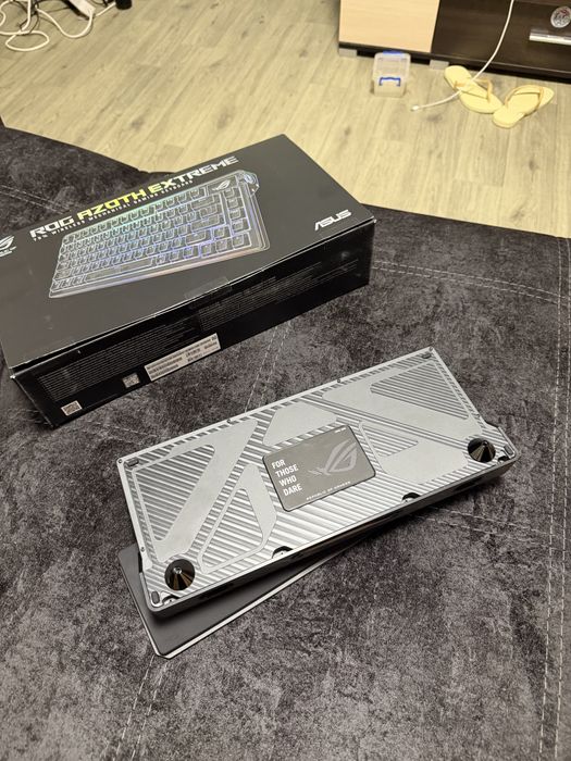 ASUS ROG Azoth Extreme — топовая игровая механическая клавиатура
