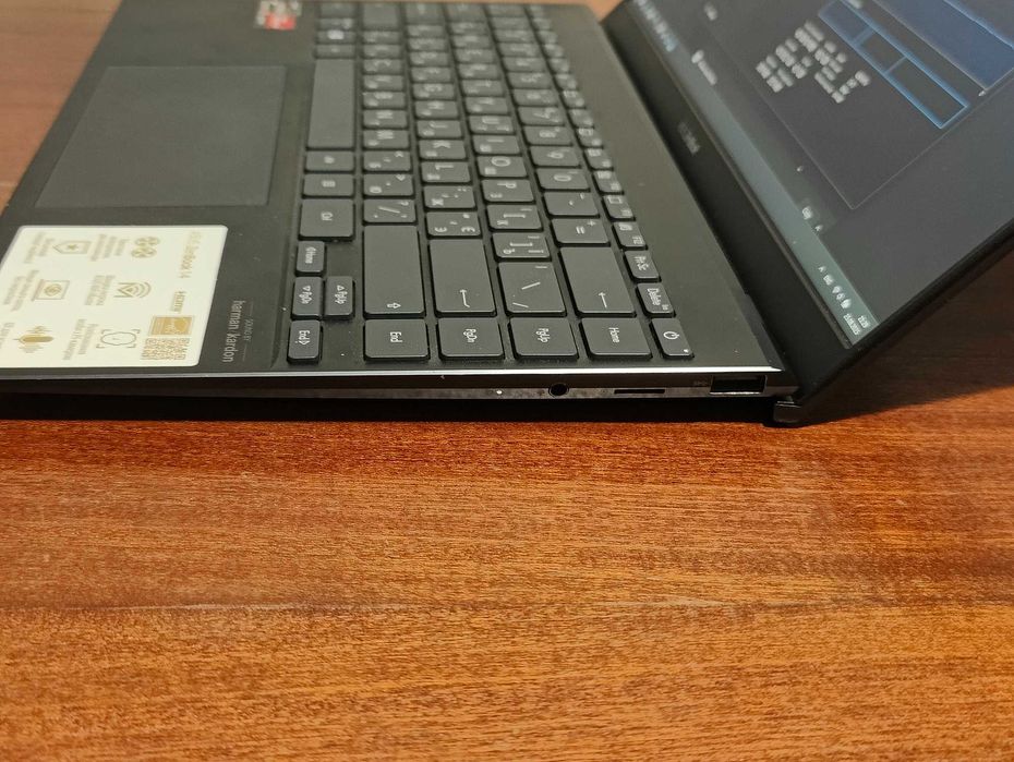 Ноутбук ASUS ZenBook 14 AMD Ryzen 7 5800H/RAM 16 ГБ/SSD 512 ГБ