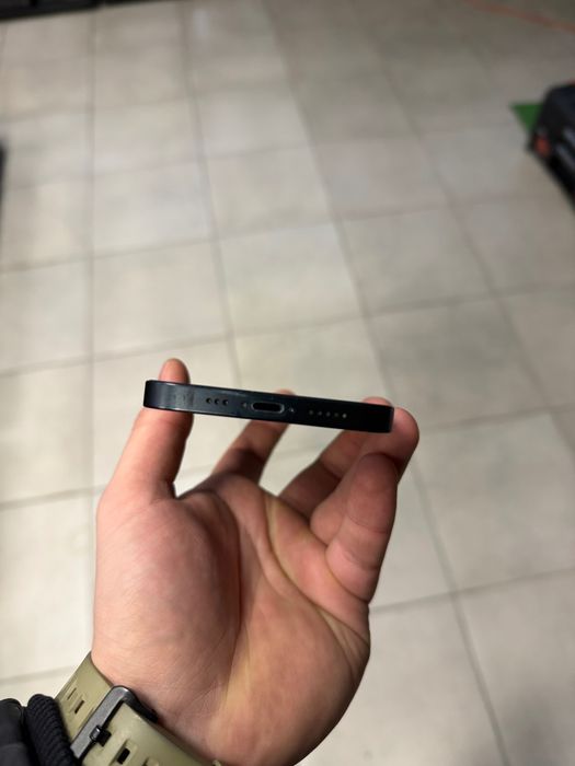 iPhone 14 256 g синього кольору