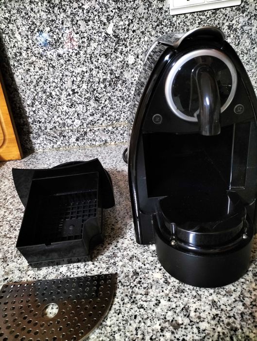 Máquina de café de cápsulas Krups - Nespresso