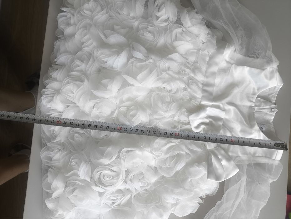 Sukienka biała na chrzest z długim rękawem