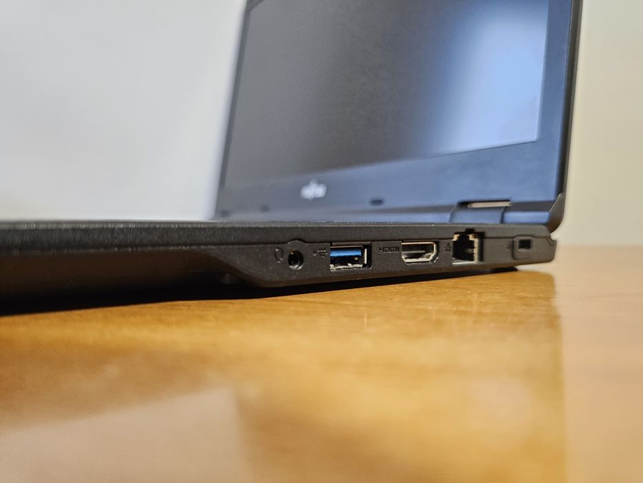 Szybki Laptop Fujitsu LifeBook E548 i5 16GB DDR4 Dysk SSD szybki