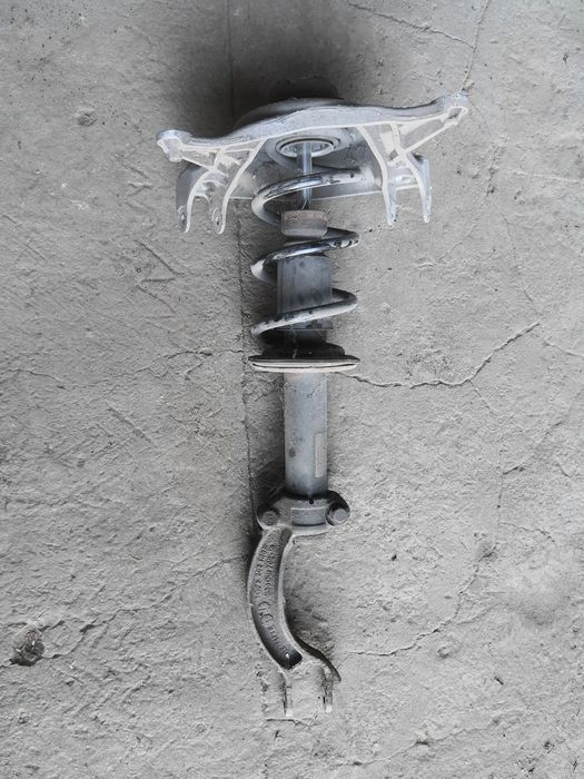 Mcperson lewy przedni Audi A4B7 A5 amortyzator sprężyna łożysko