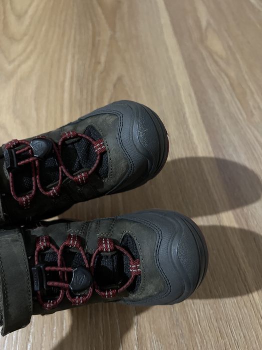Черевики KEEN .