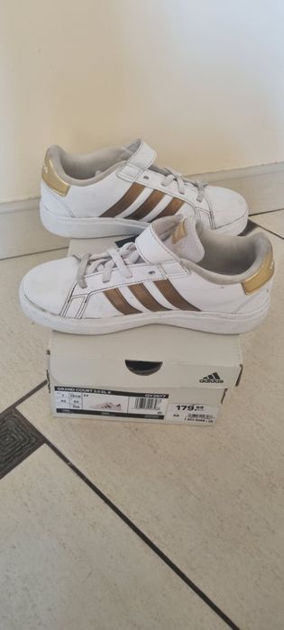 Adidas złote paski 32