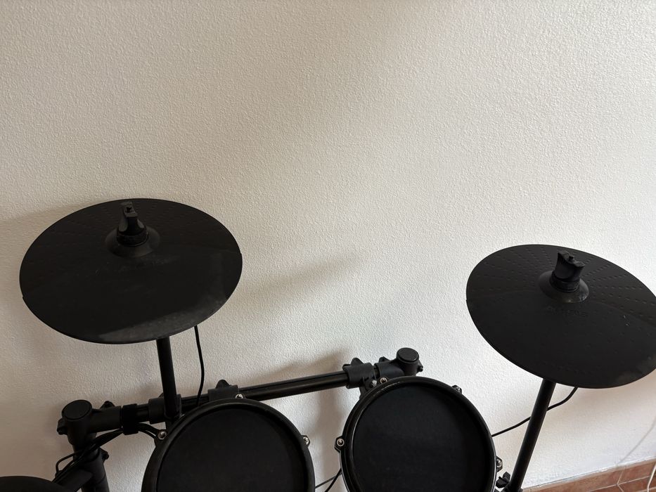 Bateria Eletrônica Alesis nitro mesh kit