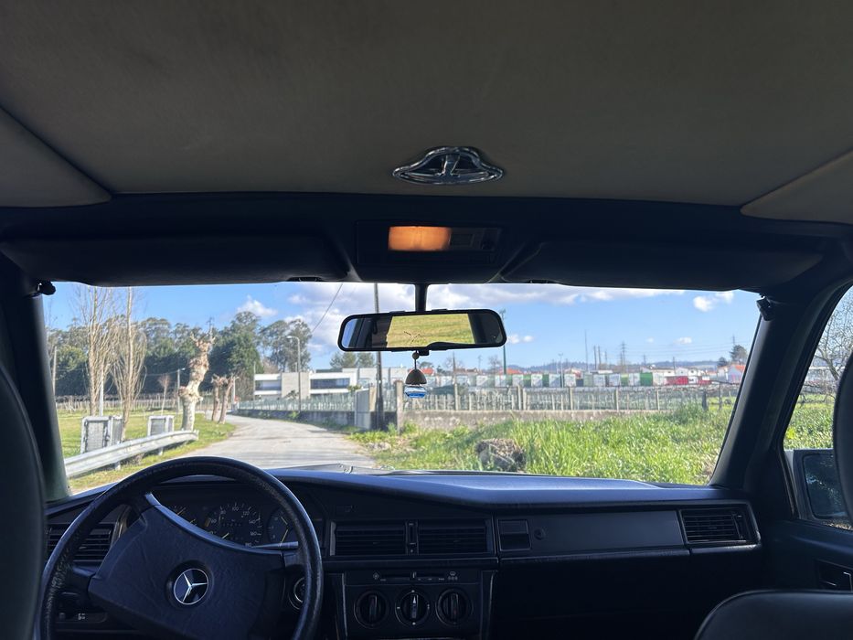 Mercedes- Benz 190 D