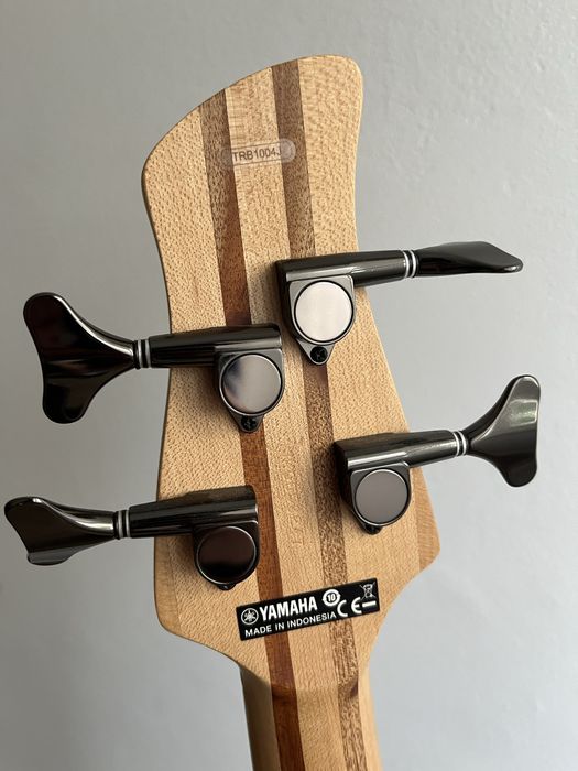 Baixo Yamaha TRB1004J