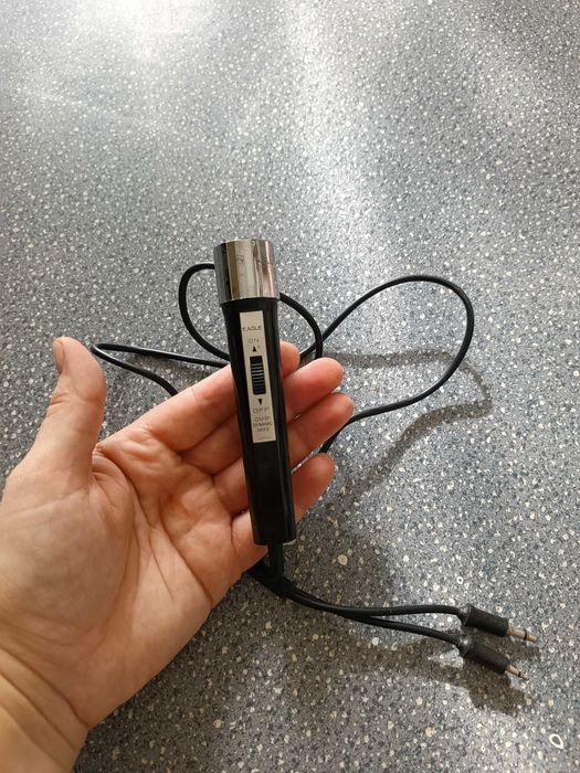Microfone antigo usado