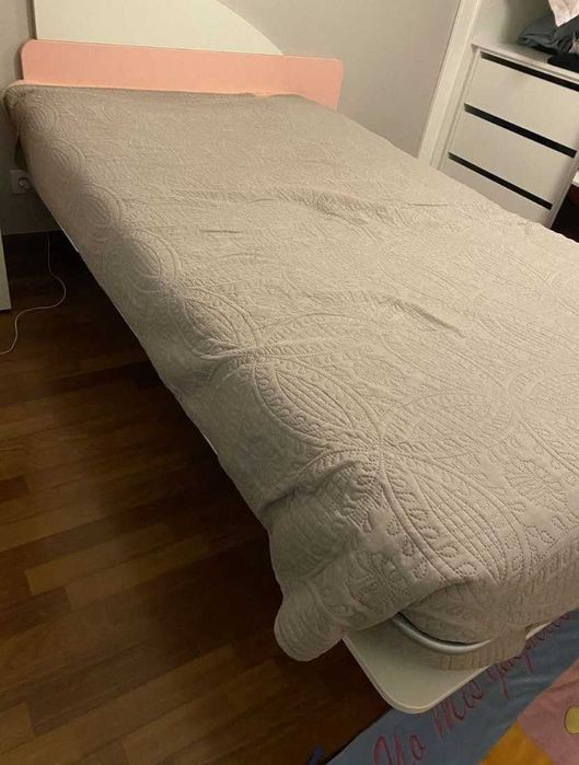 Cama com 1:35m de largura