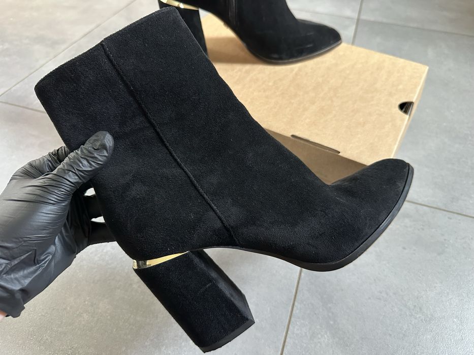 Nine West Jasmin botki na słupku czarne szpic 39