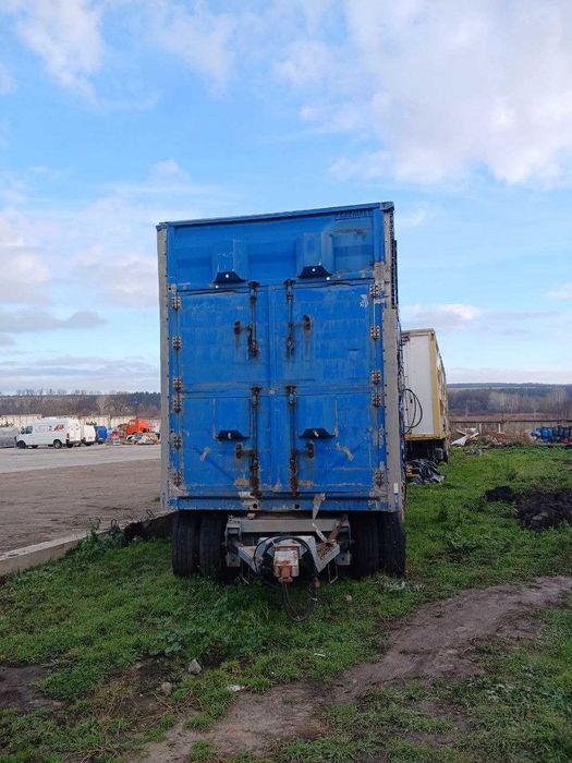 Продам прицеп-скотовоз Pezzaioli (Италия)