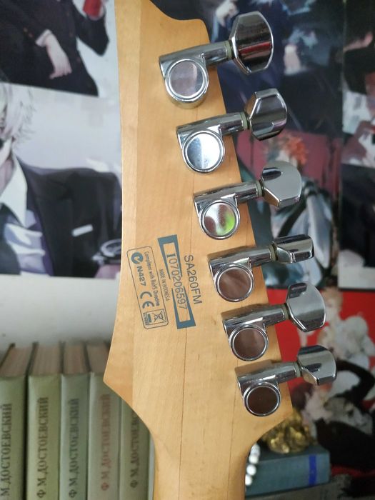 Електрогітара Ibanez SA260 в чудовому стані.