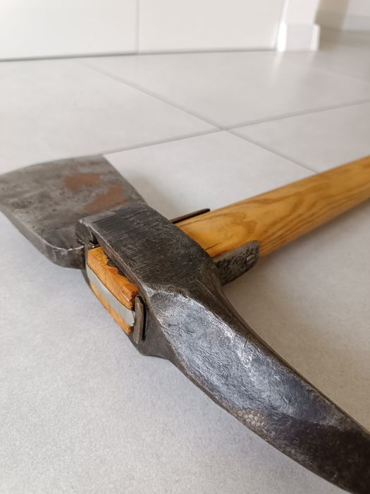 Topór strażacki stary