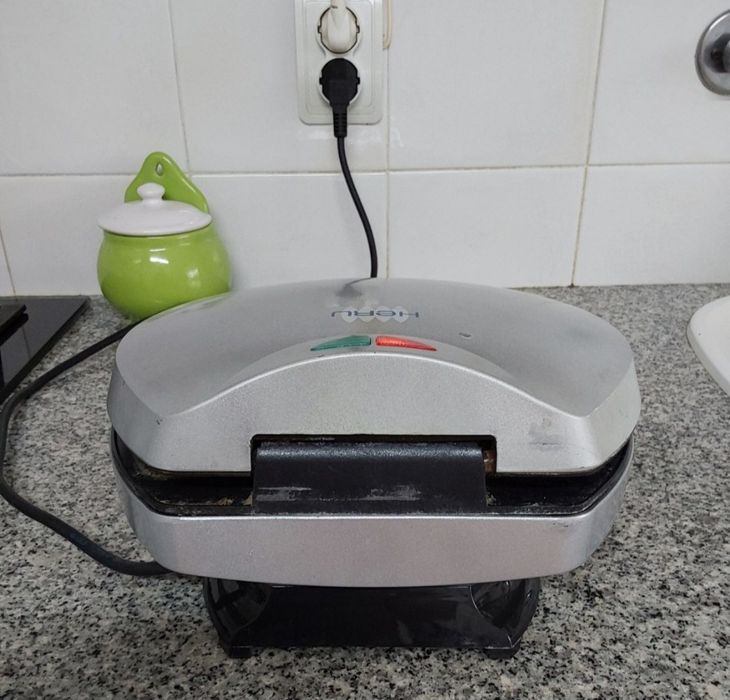 TOSTADEIRA E GRILL.Casa,Cozinha,Campismo,Restaurante,Emprego,Hotelaria