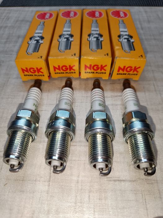 Свечи зажигания NGK BCPR6E-11