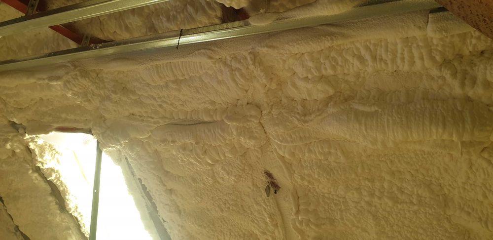 Izolacja pianą PUR – profesjonalnie, szybko i skutecznie!