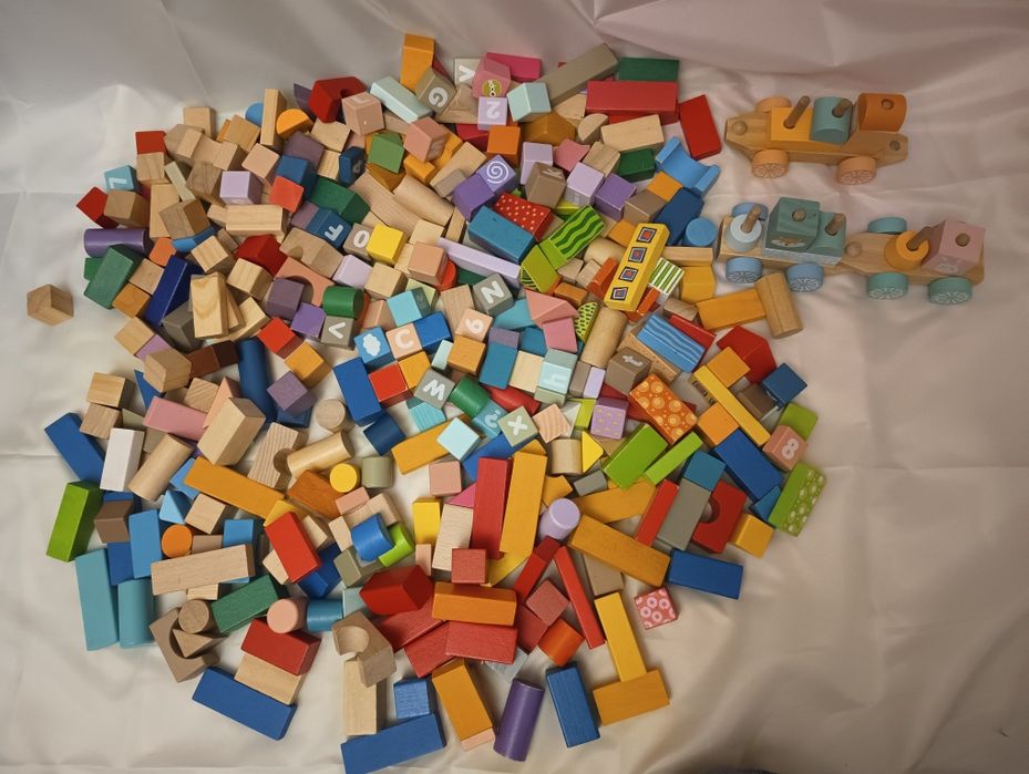 Klocki drewniane ok 350 sztuk, około 6,8kg