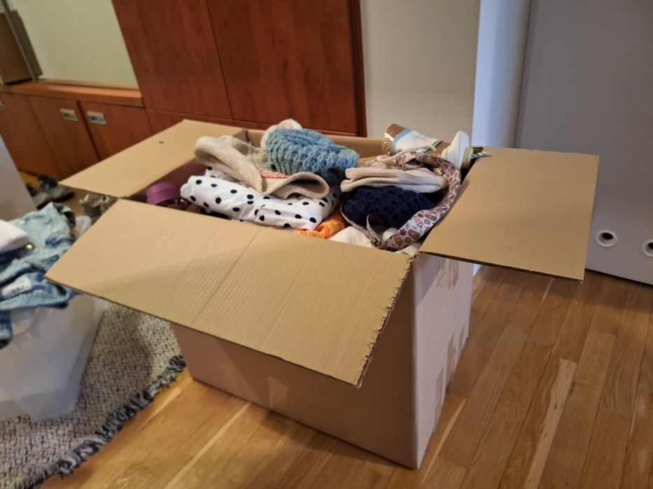 BOX z ubraniami dla dziewczynki