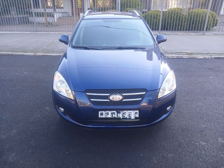 Продам машину Kia Ceed 2008