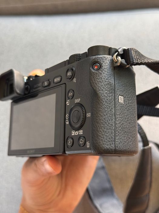 Sony Alpha A6000 + lente Sony 16-50mm OSS | Pouco Iso
