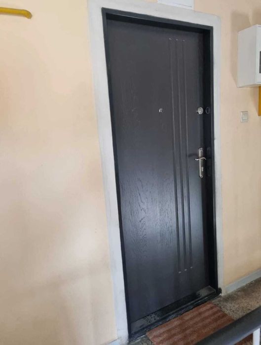 Drzwi wejściowe ocieplone do mieszkań i bloku z montażem