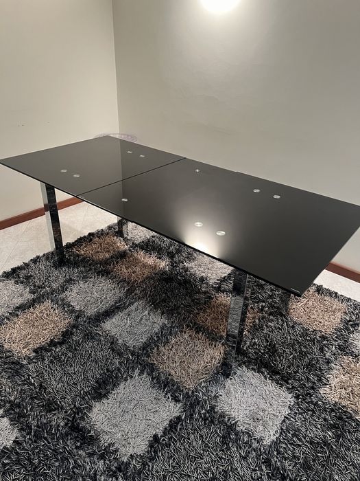 Mesa de jantar em vidro