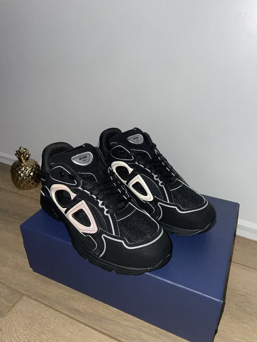 Sapatilhas Dior pretas e brancas
