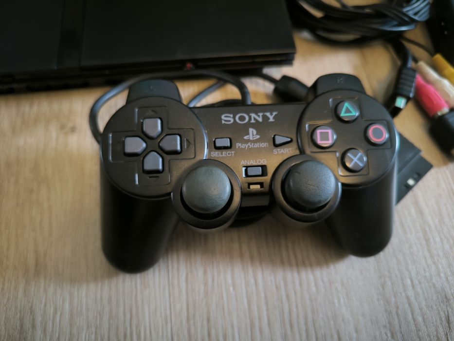 PlayStation 2 Slim in very good condition (Setúbal)64752024350083121
